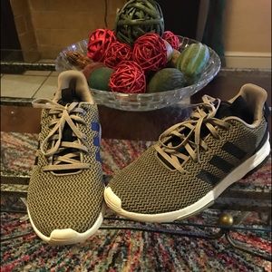 Adidas army green and black men sneakers sz 7.5